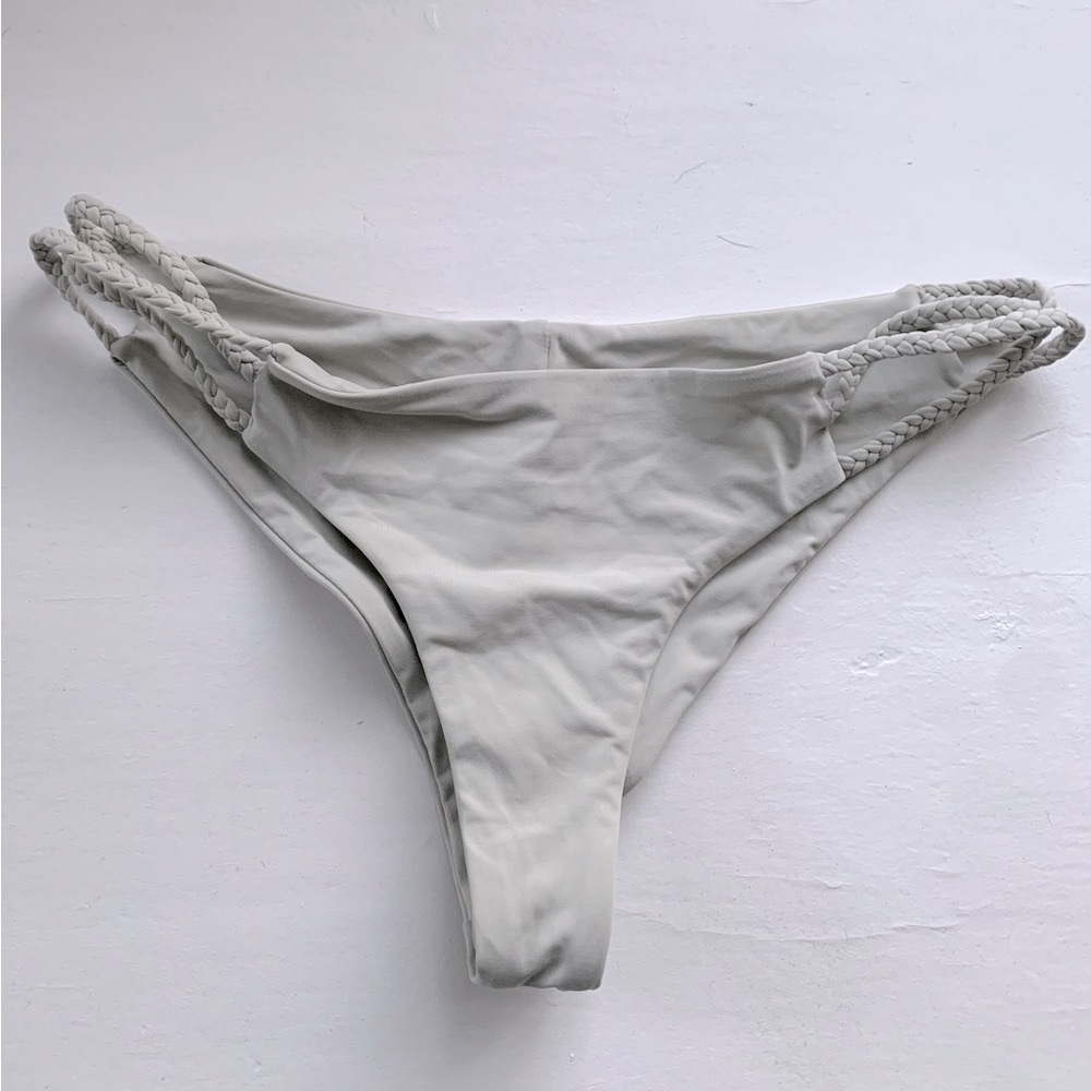 Frankie’s gray bikini bottom